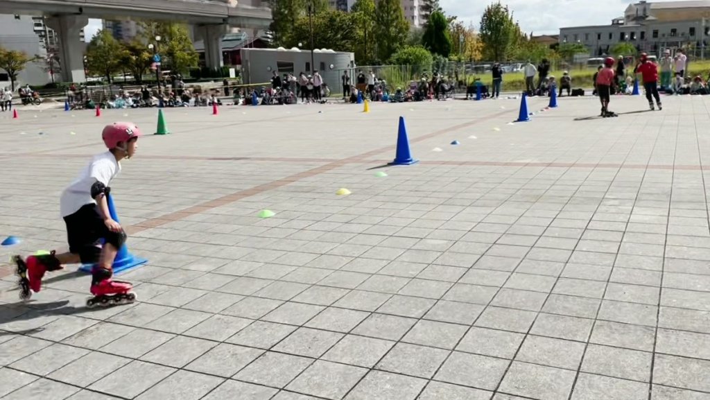 子どもがインラインスケートを滑れるようになるまでの5つのステップ
